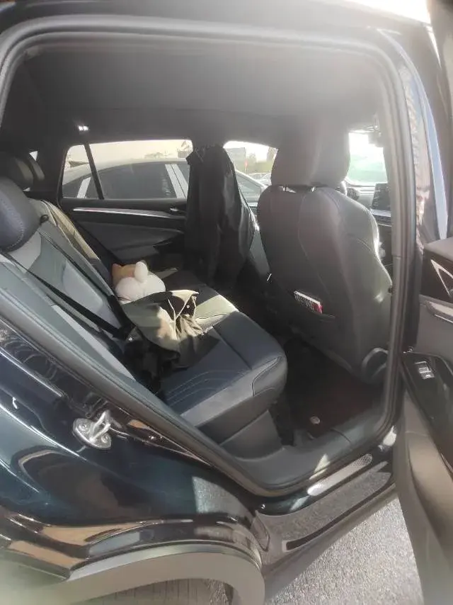 2022 VOLKSWAGEN ID.4 thumbnail 2