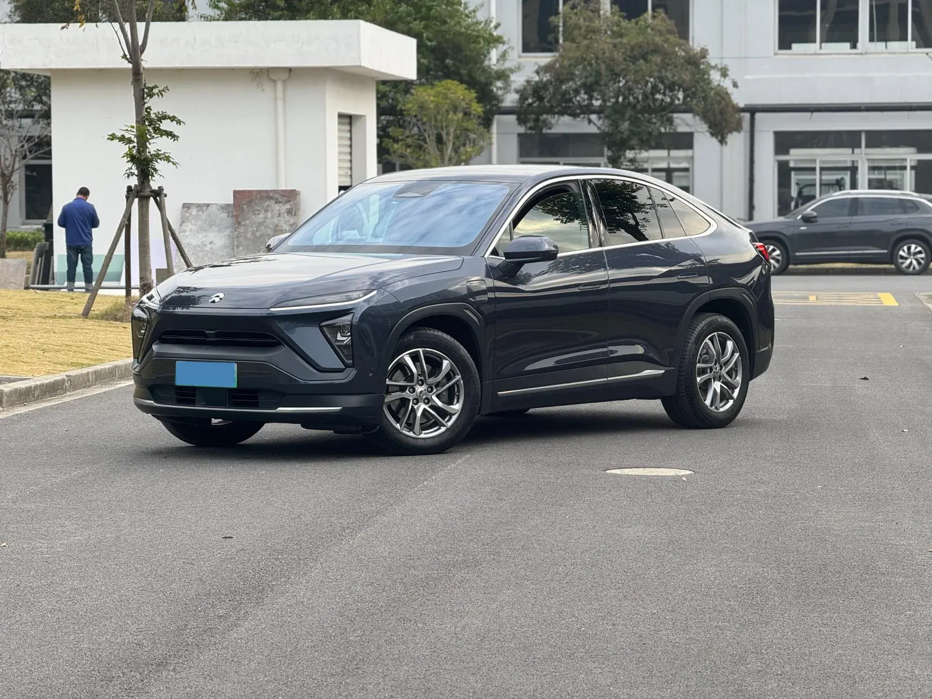 2020 NIO EC6 view 1