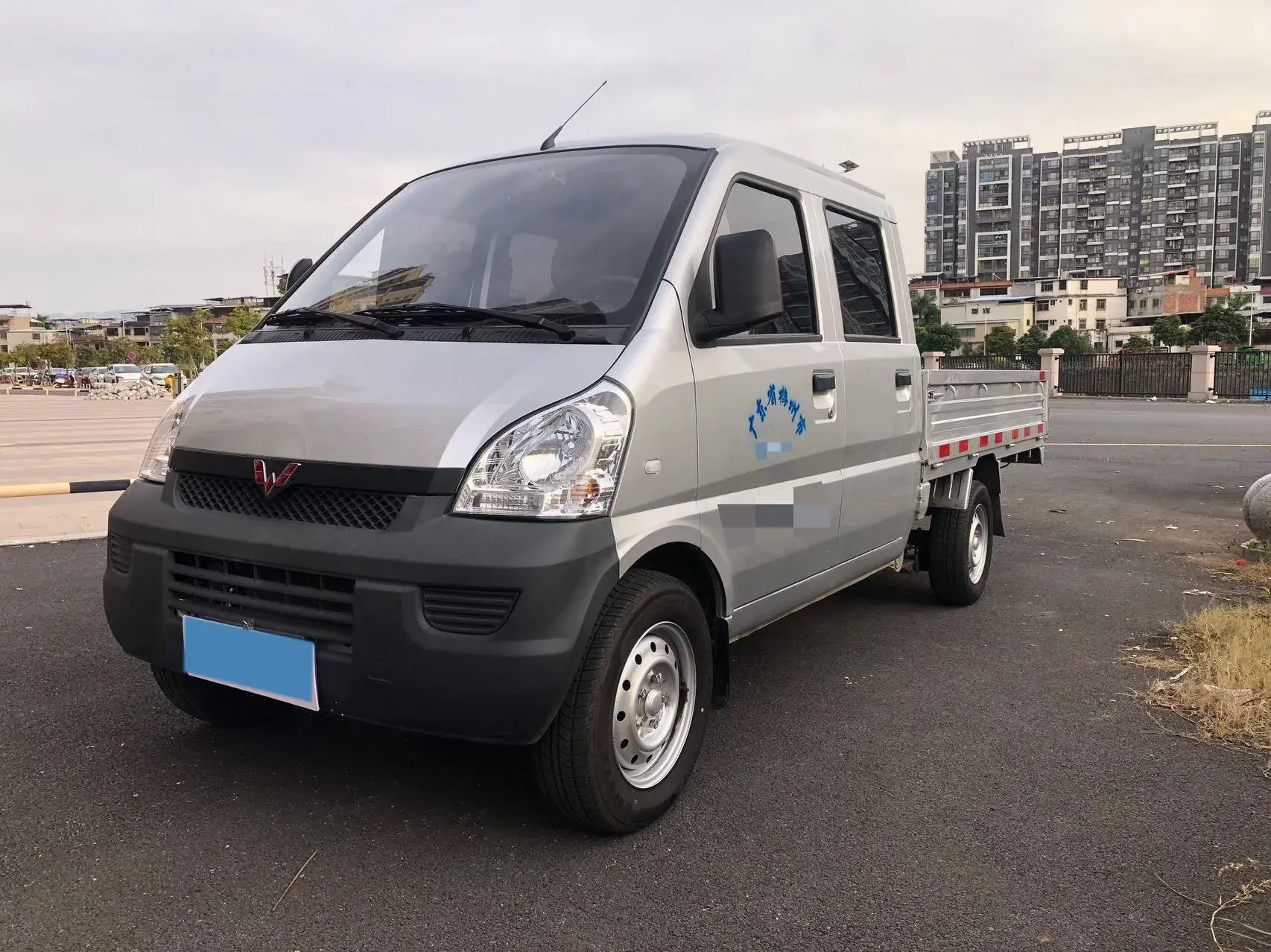 2022 WULING RONGGUANG view 1