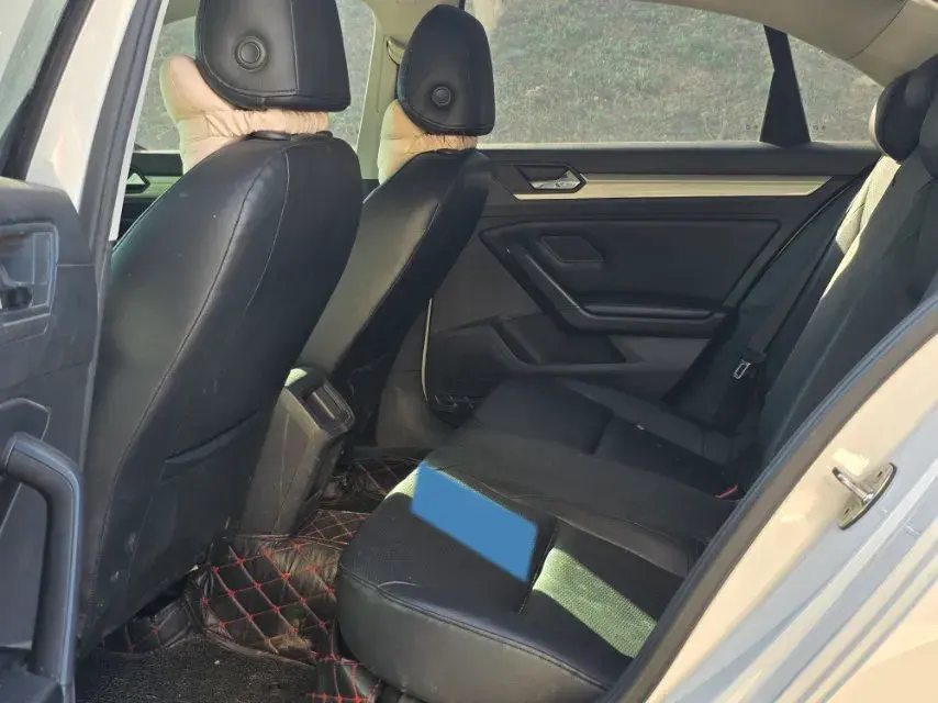 2018 VOLKSWAGEN LAMANDO thumbnail 4