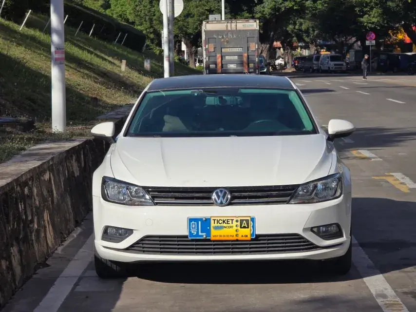 2018 VOLKSWAGEN LAMANDO thumbnail 2