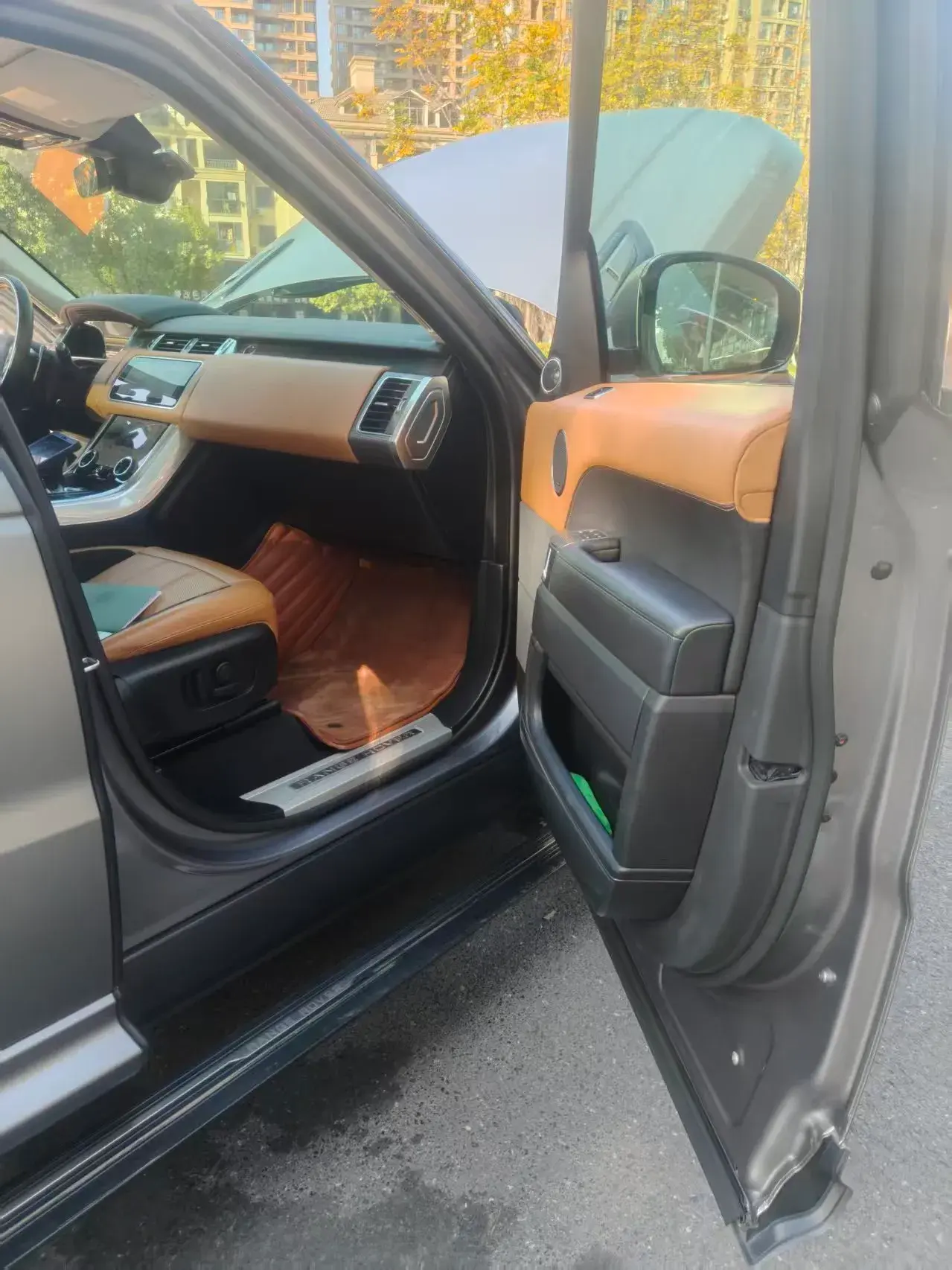 2020 LAND ROVER thumbnail 2