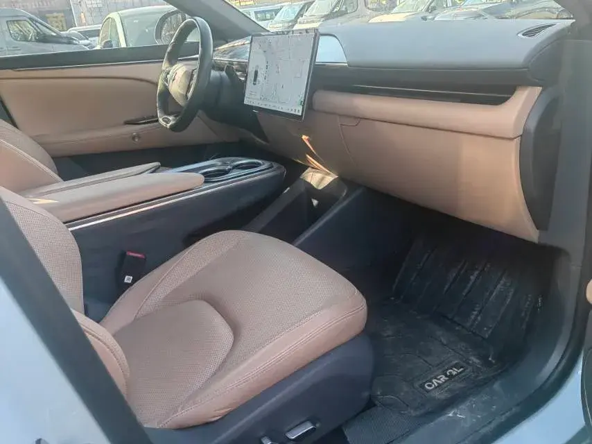 2024 ARCFOX ΑT5 thumbnail 4