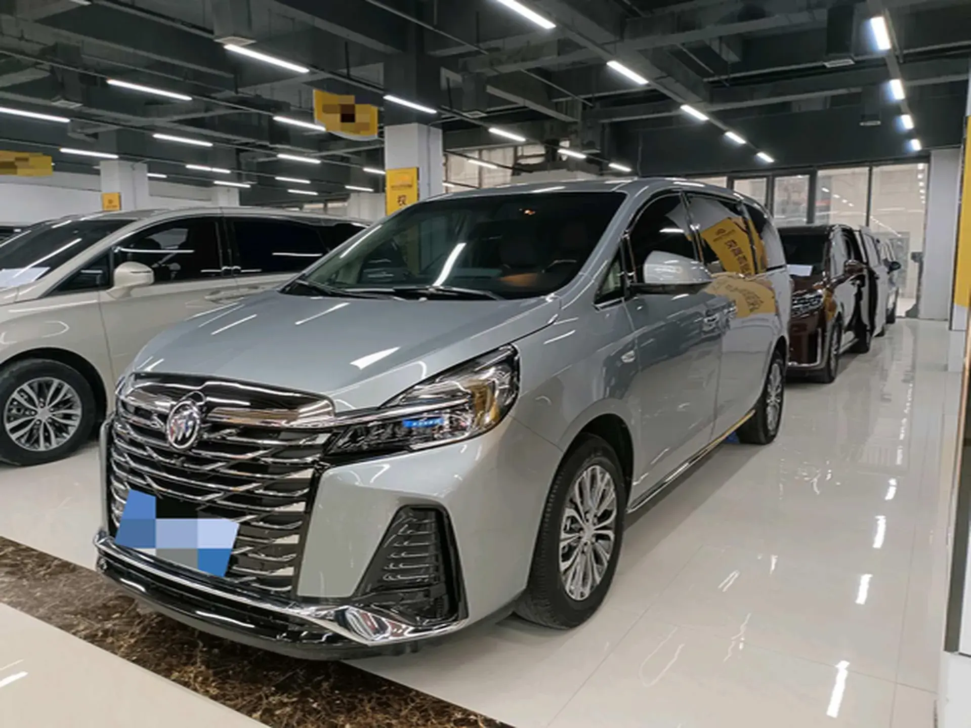 2023 BUICK GL8 view 1