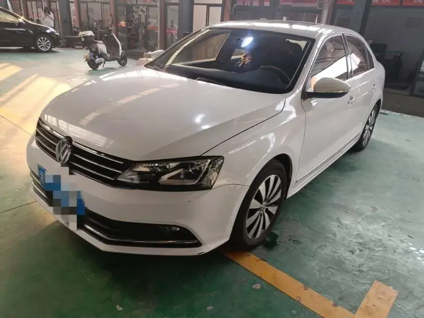 2018 VOLKSWAGEN SAGITAR view 1