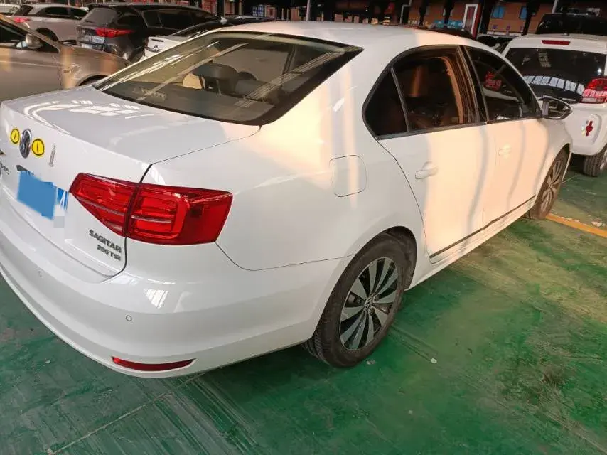 2018 VOLKSWAGEN SAGITAR thumbnail 3