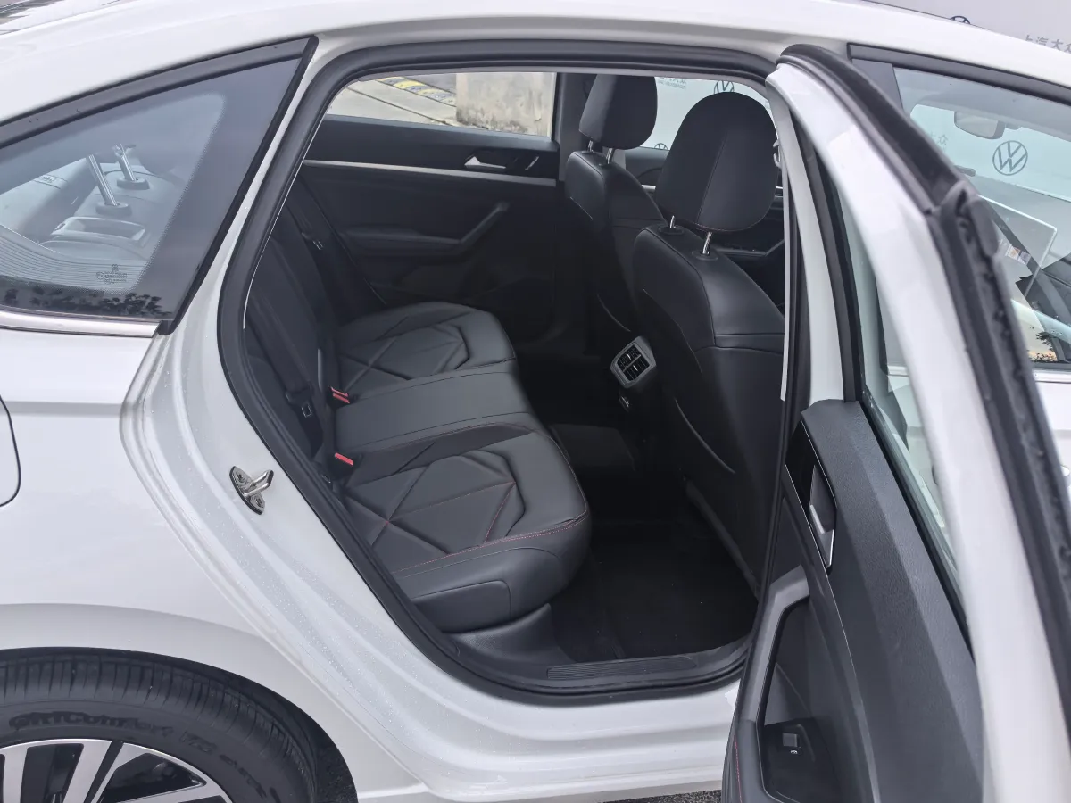 2024 Volkswagen Lavida 1.5T 160HP L4 7DCT,autocango,china used car exporter,china ev exporter,chinese used car exporter,chinese used ev exporter