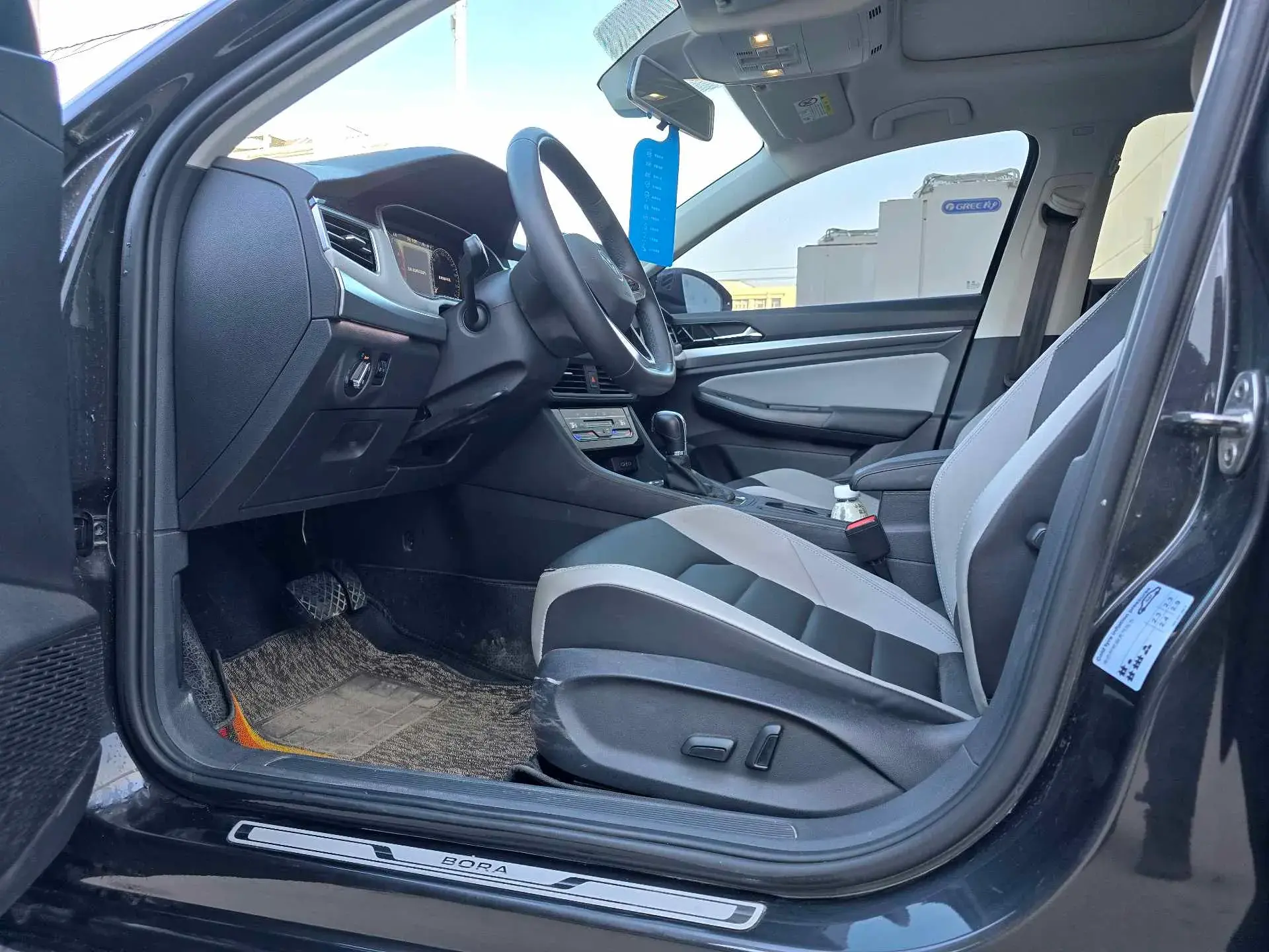 2023 VOLKSWAGEN BORA thumbnail 4