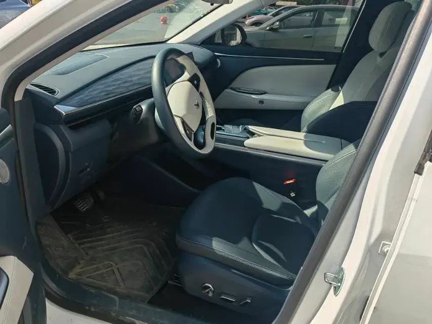 2025 ARCFOX ΑT5 thumbnail 2