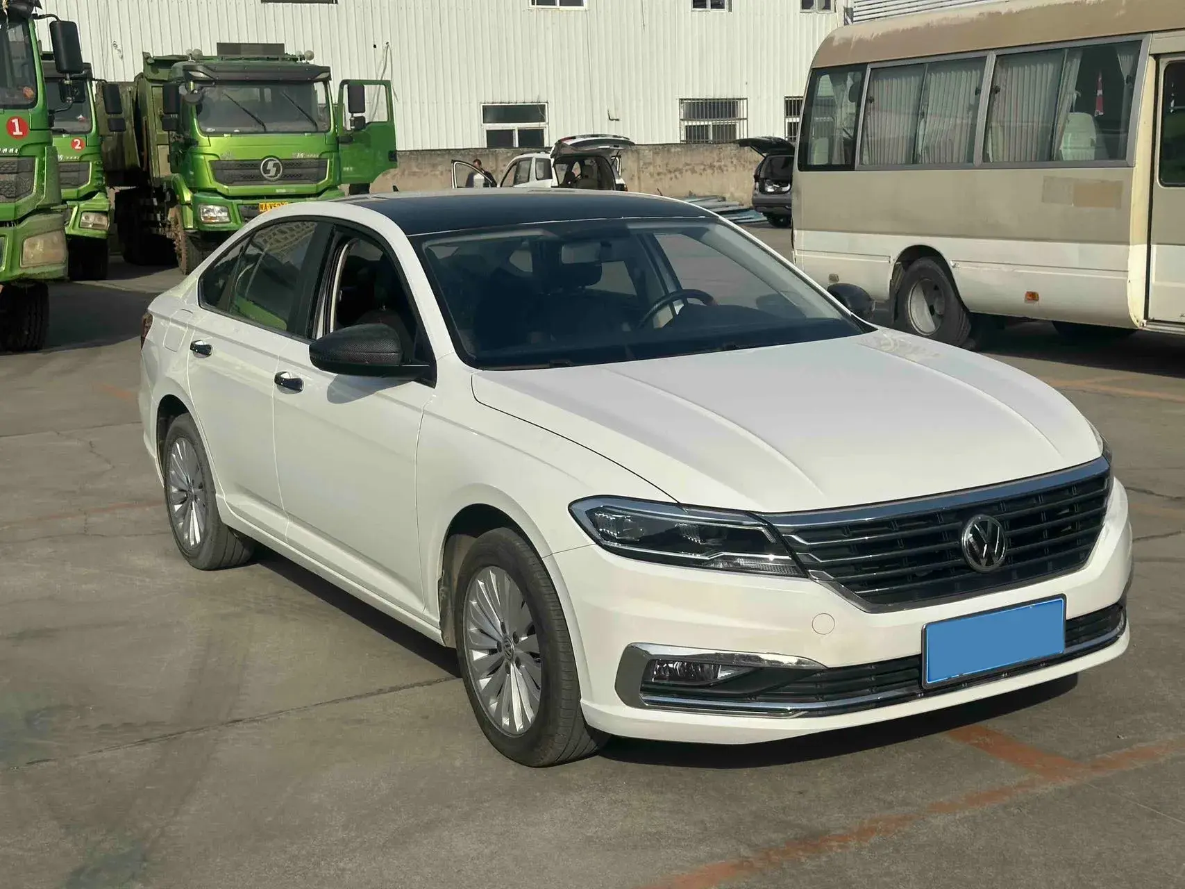 2018 VOLKSWAGEN LAVIDA thumbnail 3