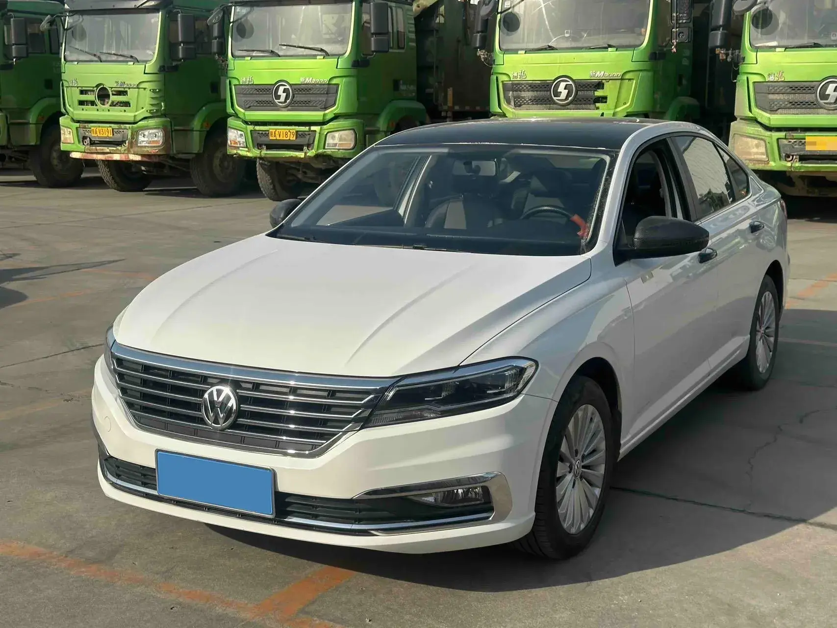 2018 VOLKSWAGEN LAVIDA view 1