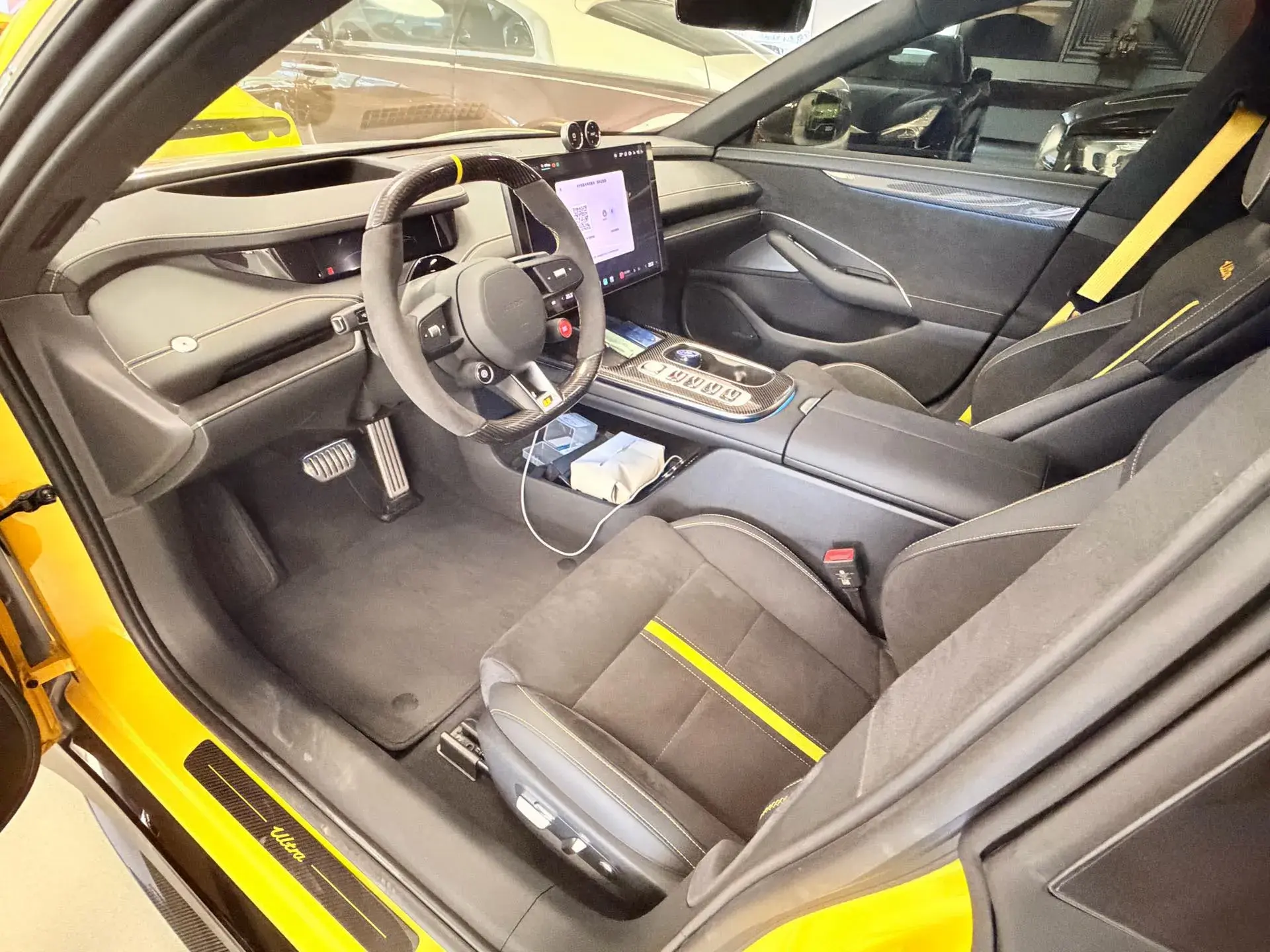 2025 MI SU7 thumbnail 2