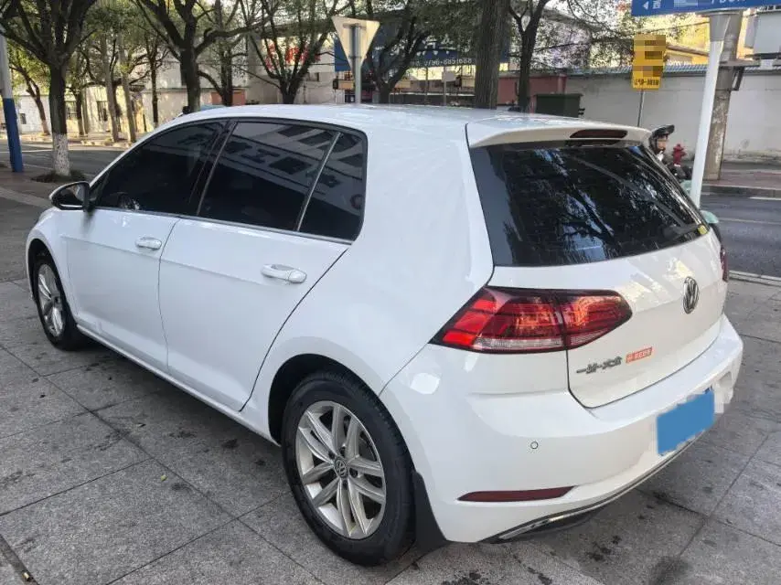 2019 VOLKSWAGEN GOLF thumbnail 4