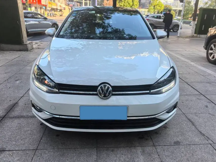 2019 VOLKSWAGEN GOLF thumbnail 2