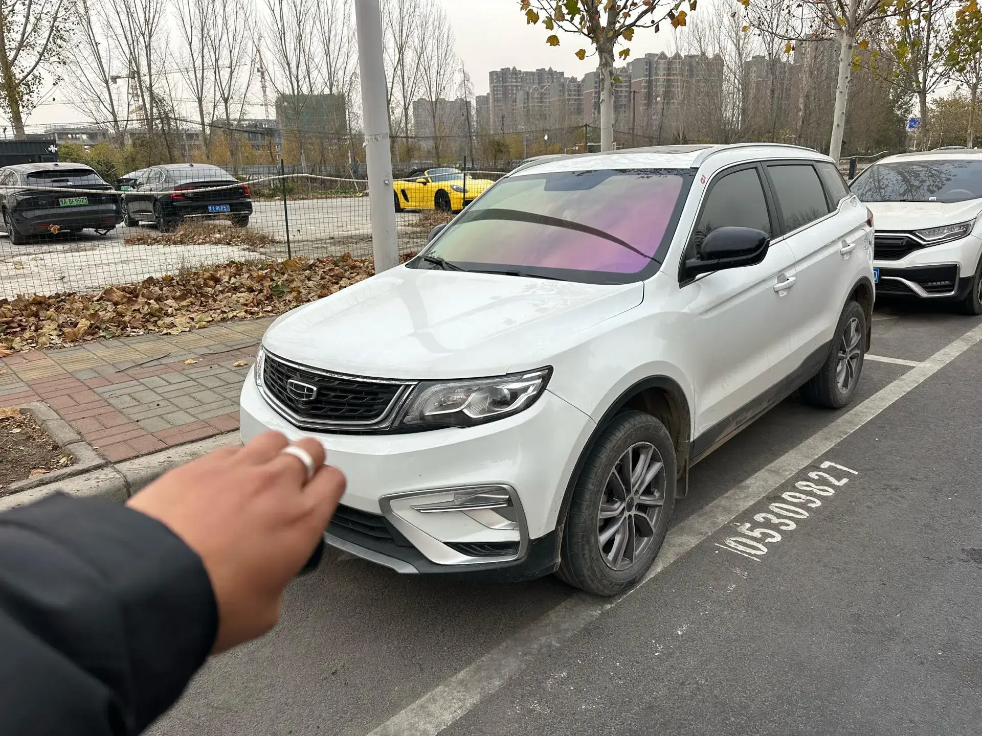 2021 GEELY AZKARRA view 1