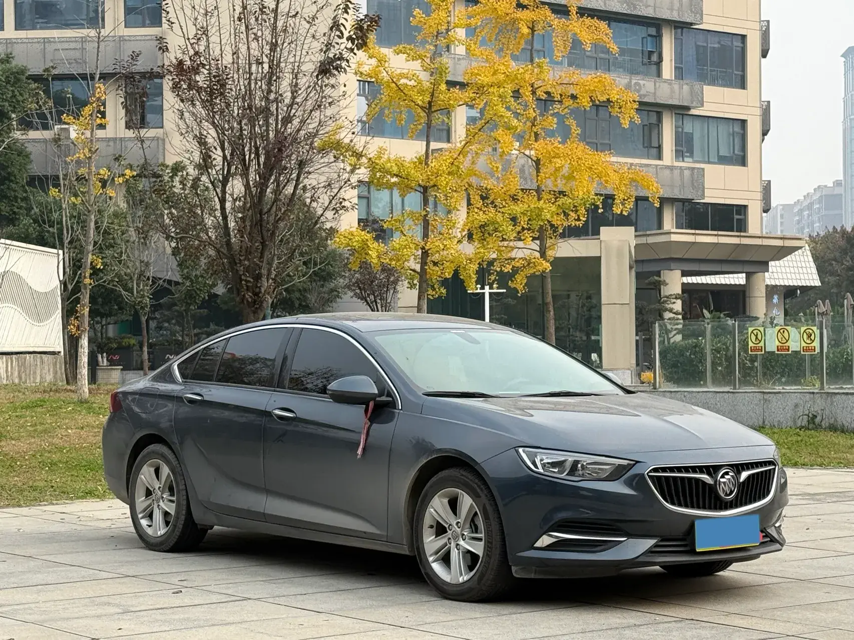 2019 BUICK REGAL thumbnail 3