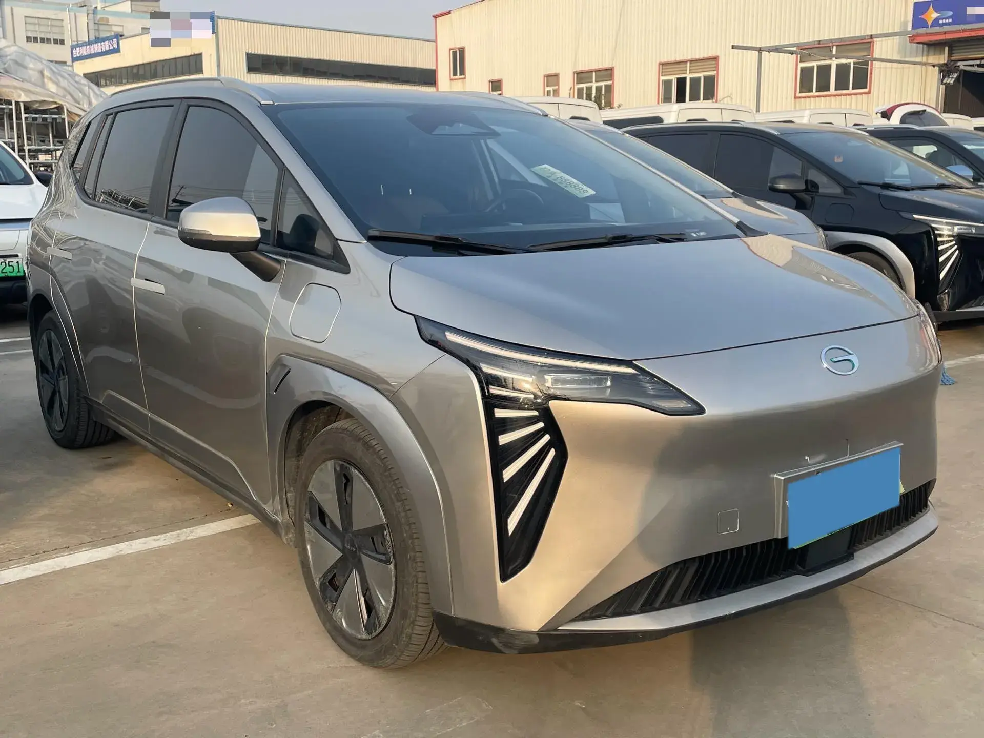 2023 AION Y thumbnail 3