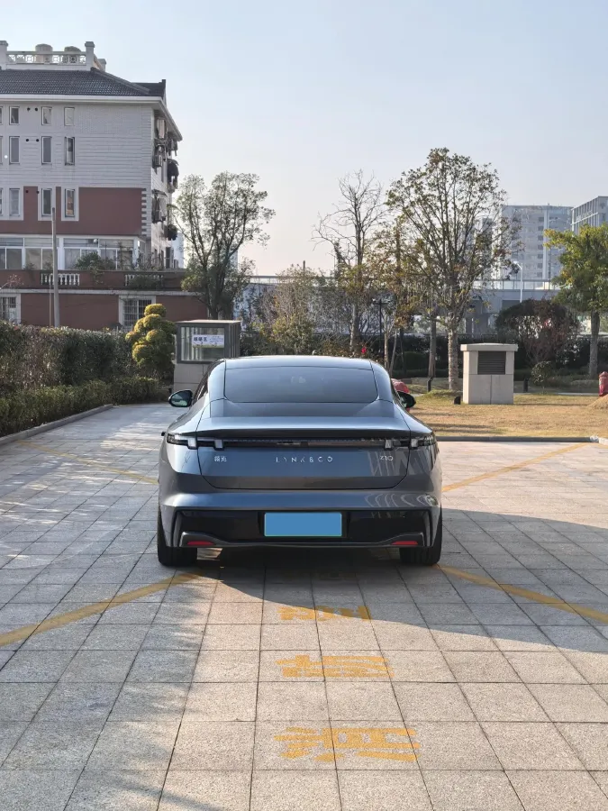 2025 LYNK&CO Z10 BEV 95KWH,autocango,china used car exporter,china ev exporter,chinese used car exporter,chinese used ev exporter