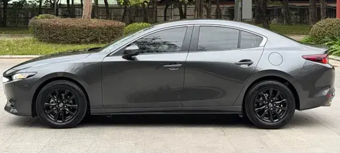 2022 MAZDA 3 thumbnail 4