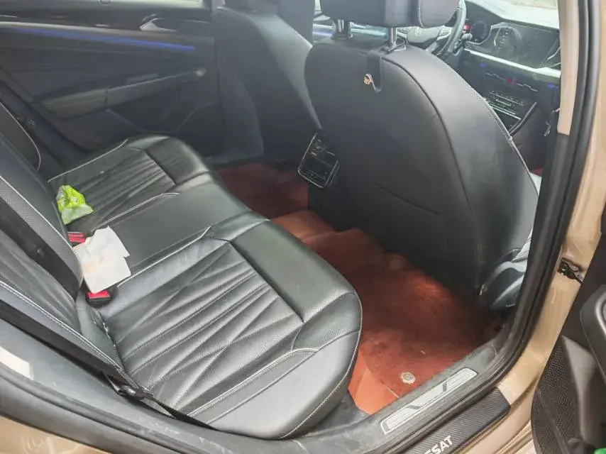 2022 VOLKSWAGEN PASSAT thumbnail 4