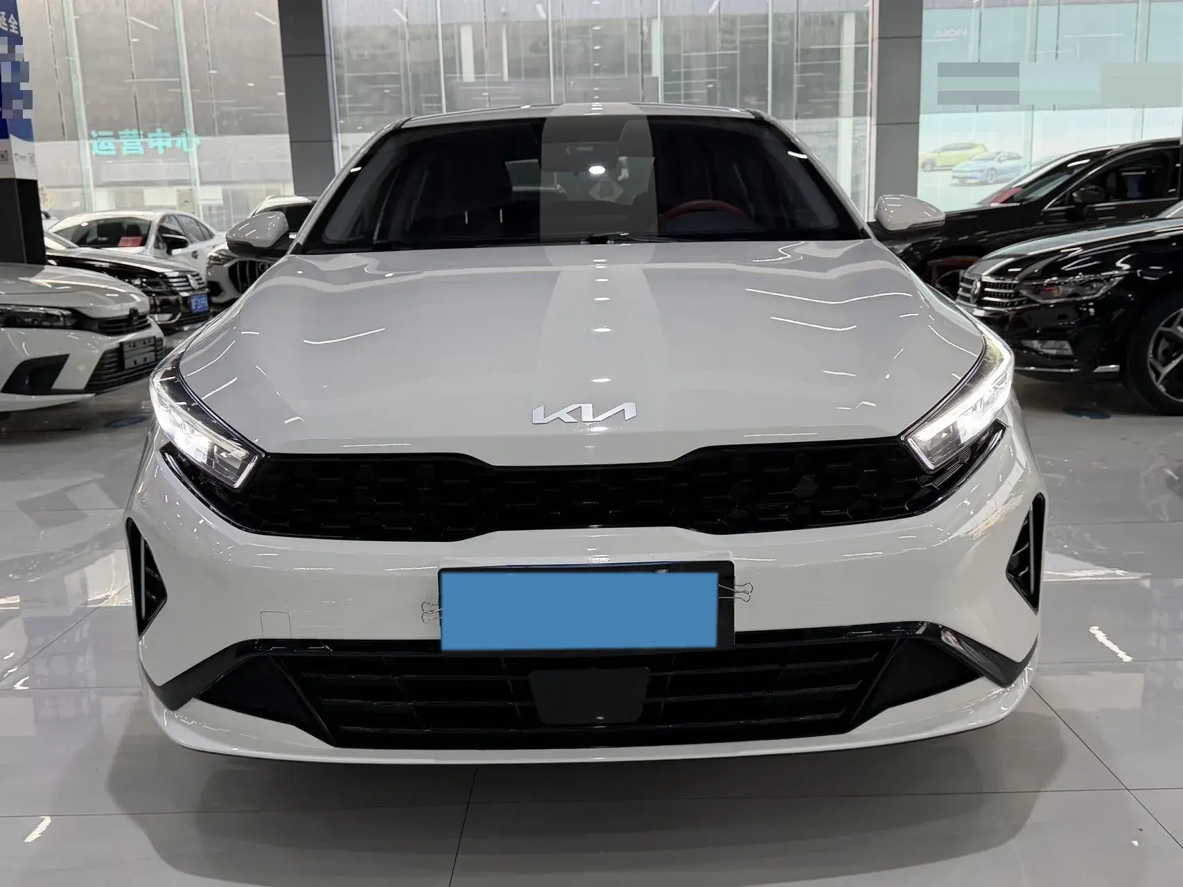 2023 KIA K3 thumbnail 2