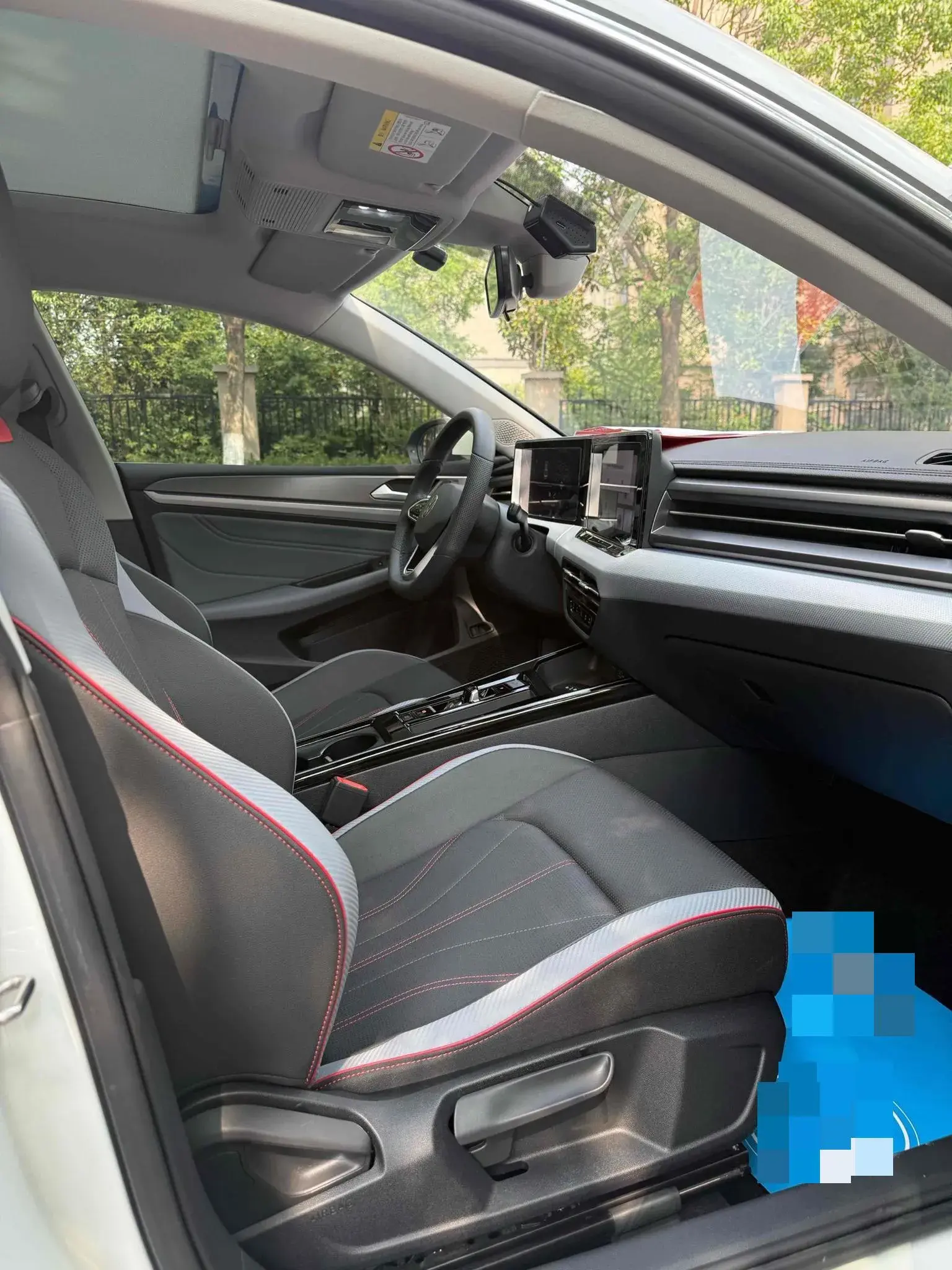 2023 VOLKSWAGEN LAMANDO thumbnail 4