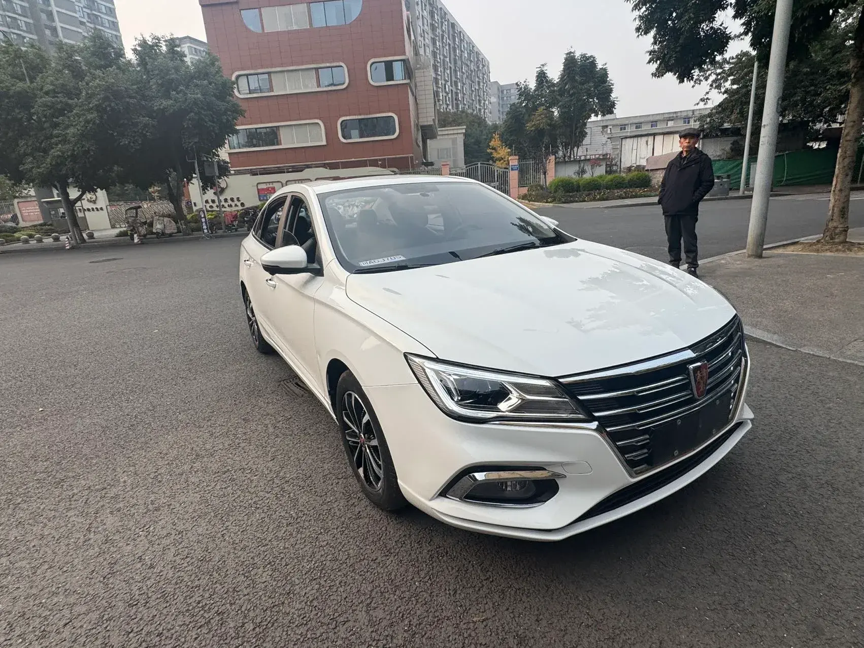 2019 ROEWE I5 thumbnail 4