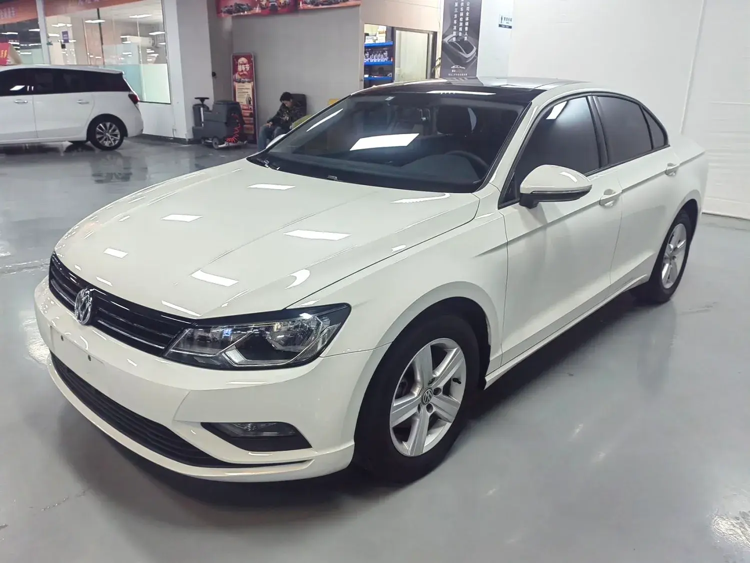 2018 VOLKSWAGEN LAMANDO view 1