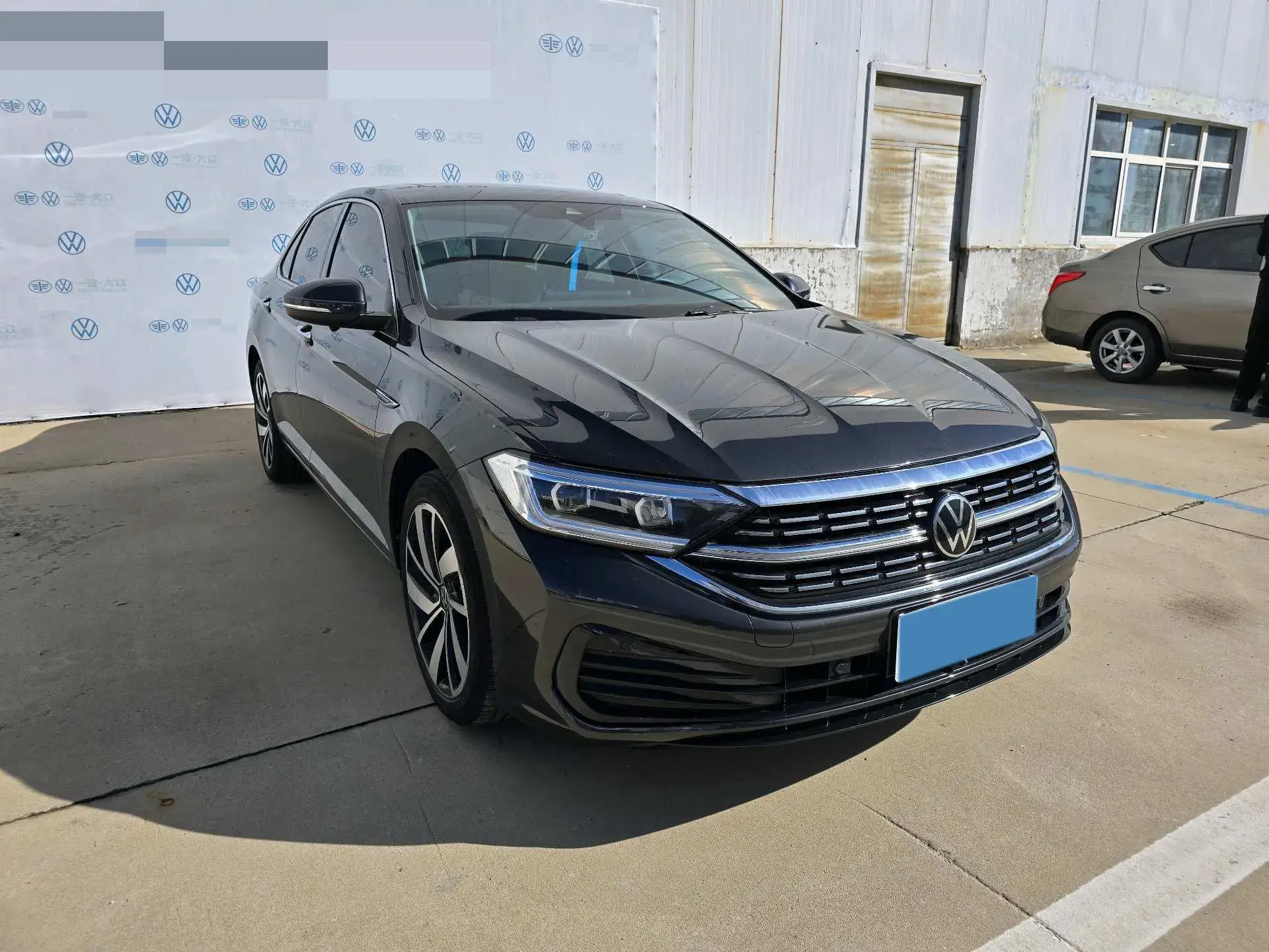 2023 VOLKSWAGEN SAGITAR thumbnail 3