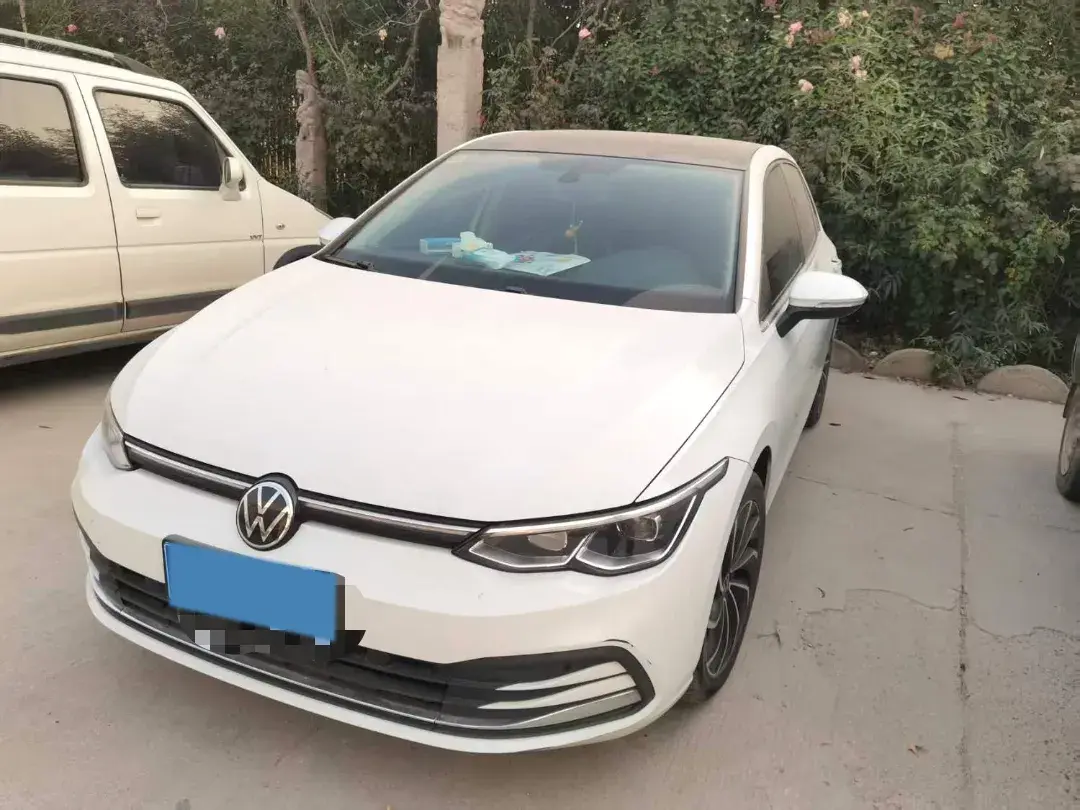 2021 VOLKSWAGEN GOLF view 1