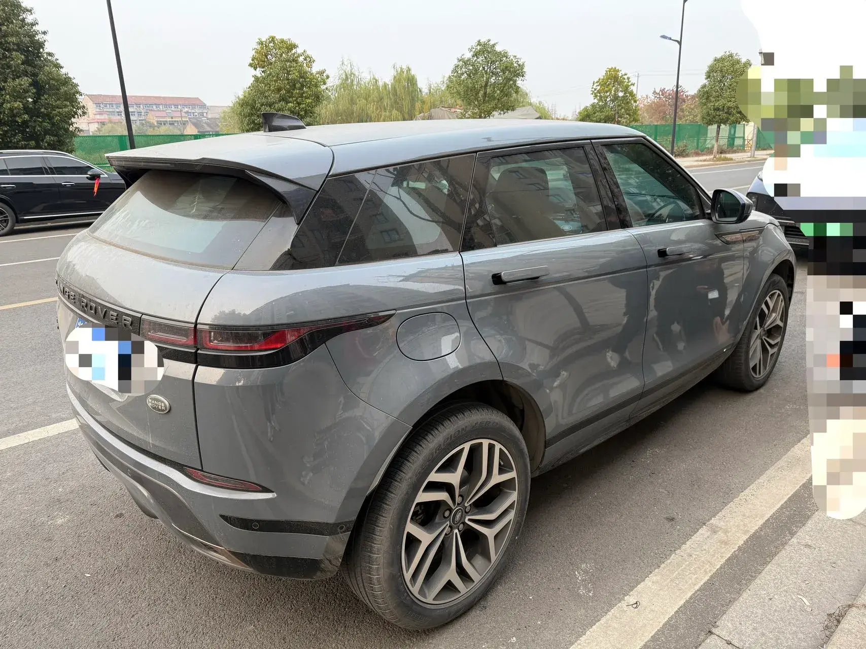 2020 LAND ROVER thumbnail 3