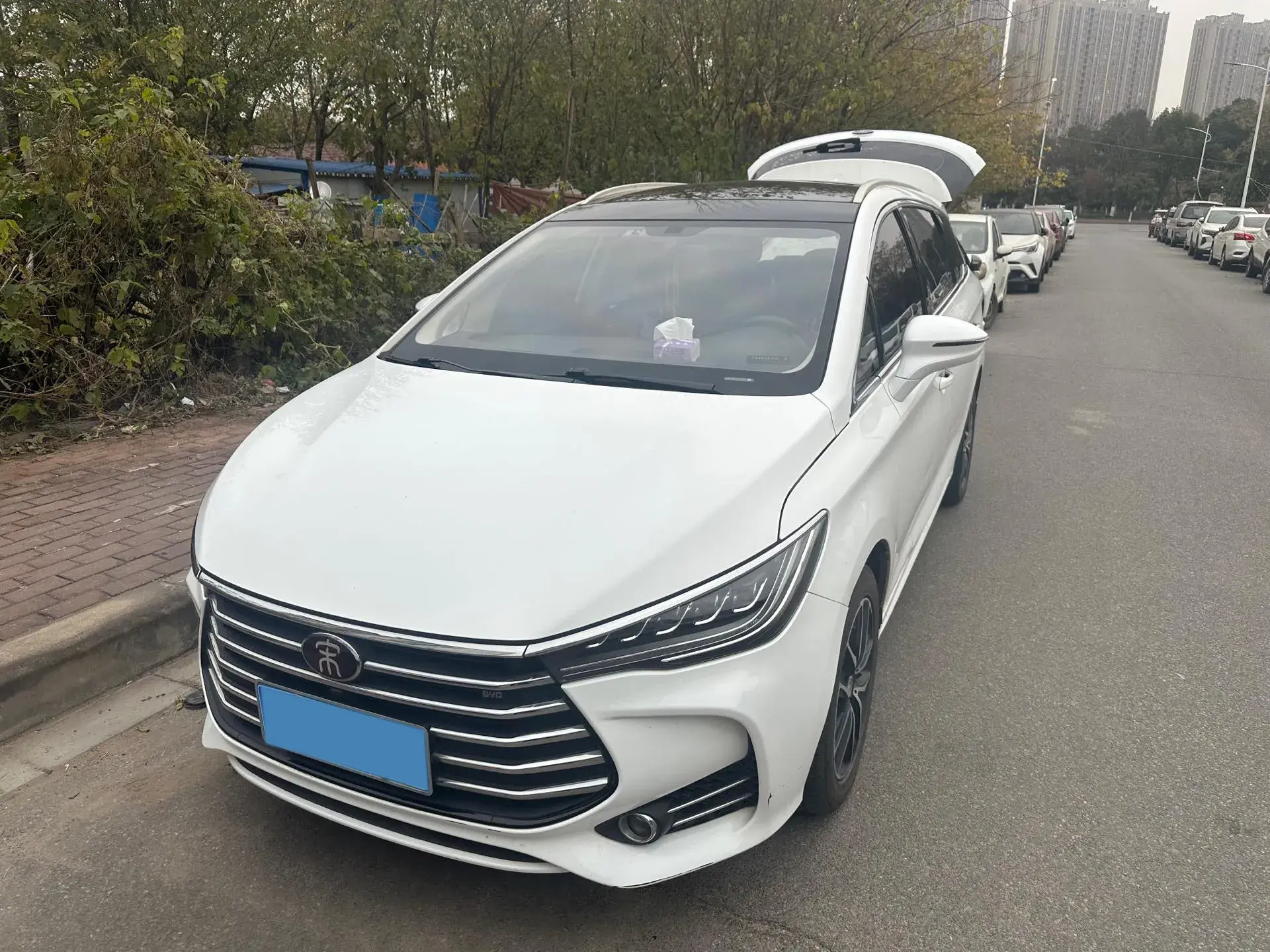 2018 BYD SONG view 1