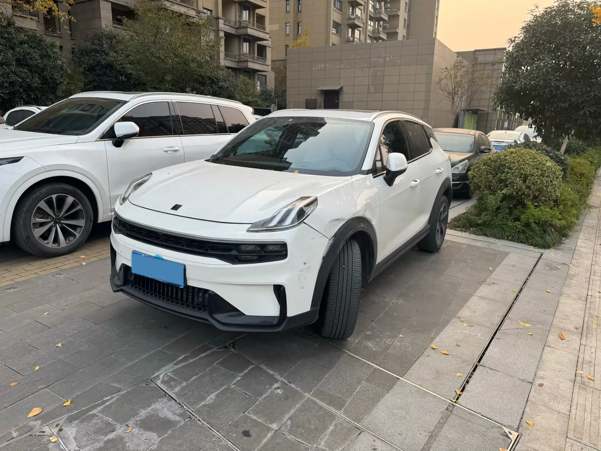 2023 LYNK&CO 06 view 1