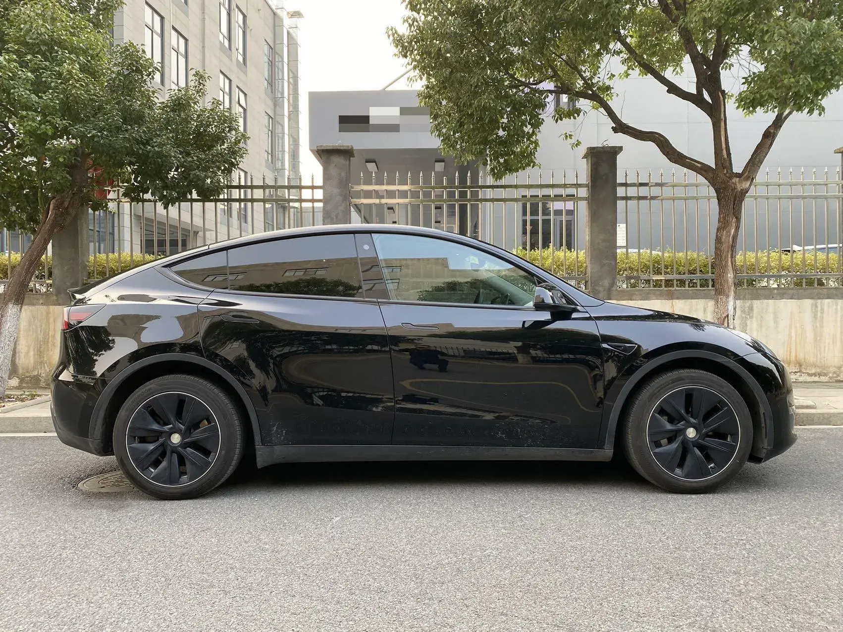 2021 TESLA MODEL thumbnail 2