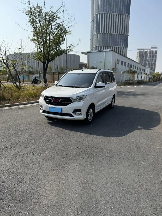 2019 WuLing HongGuang Plus 1.5T 147HP L4 6MT