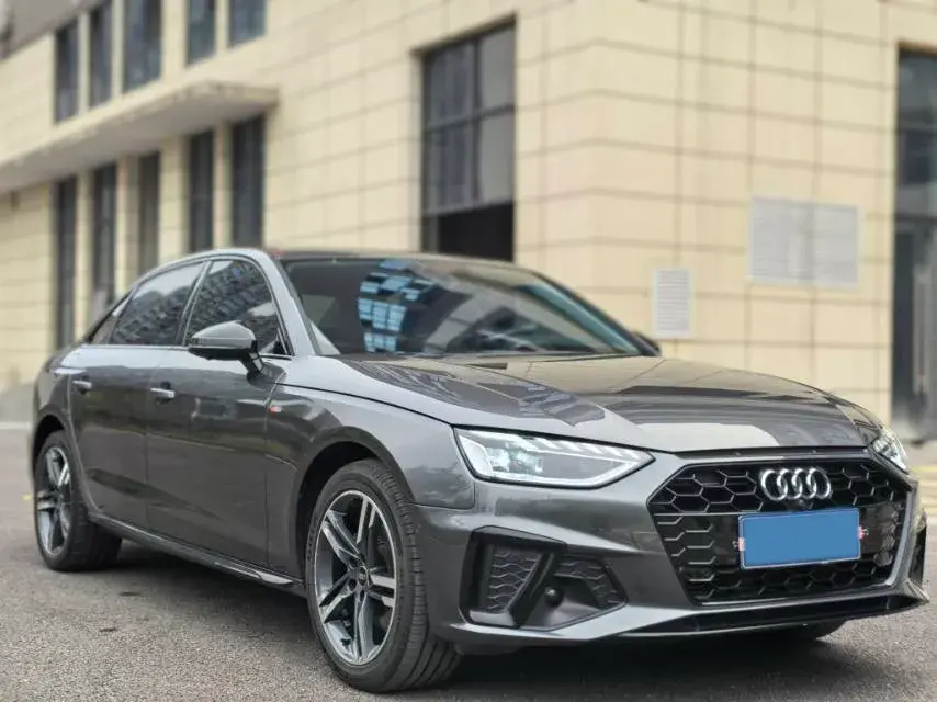 2022 AUDI A4L thumbnail 3