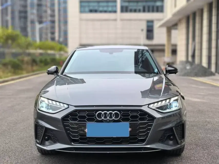 2022 AUDI A4L thumbnail 2