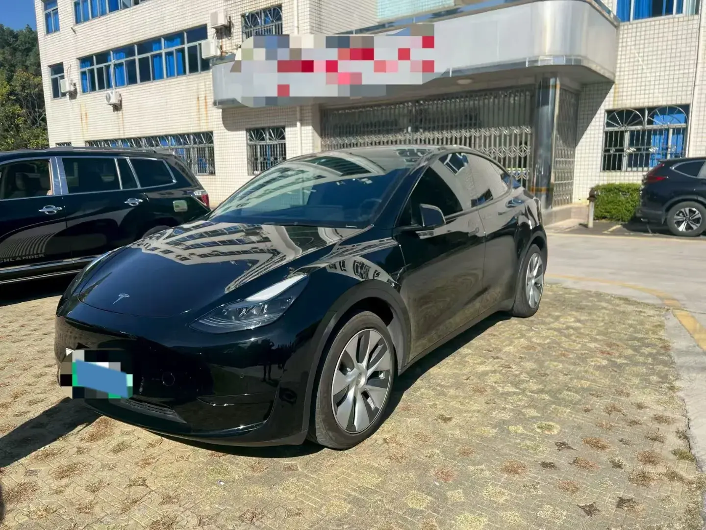 2022 TESLA MODEL view 1