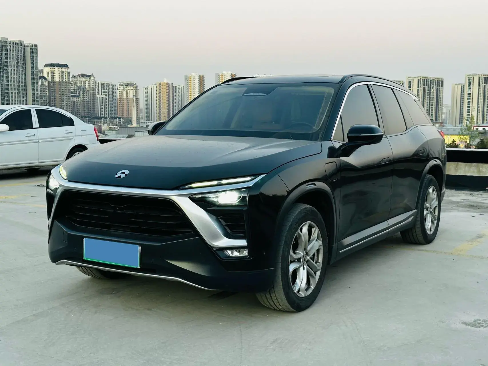 2019 NIO ES6 view 1