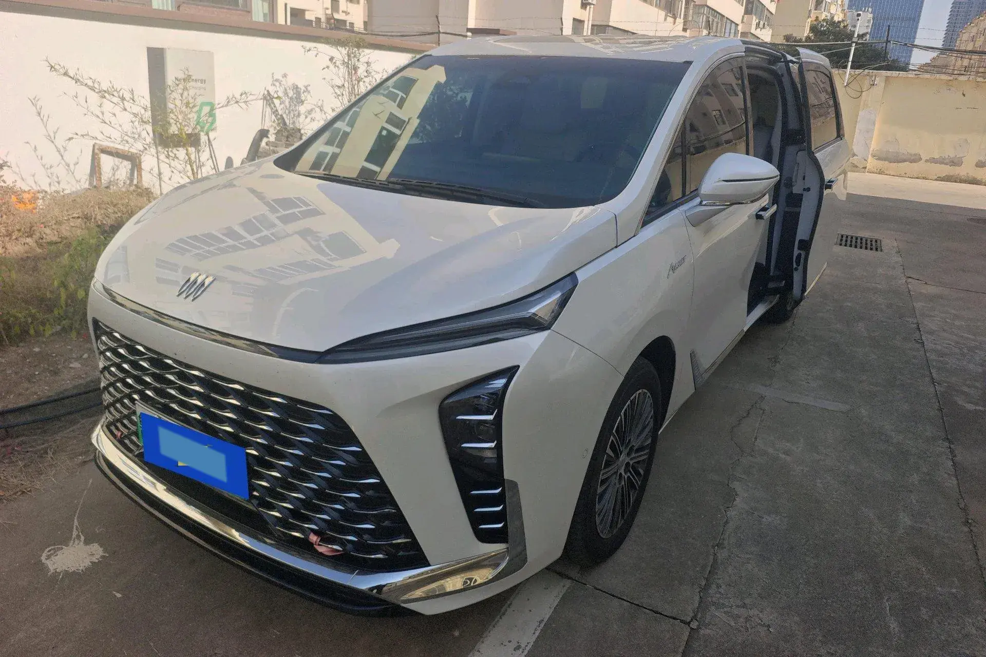 2024 BUICK GL8 view 1