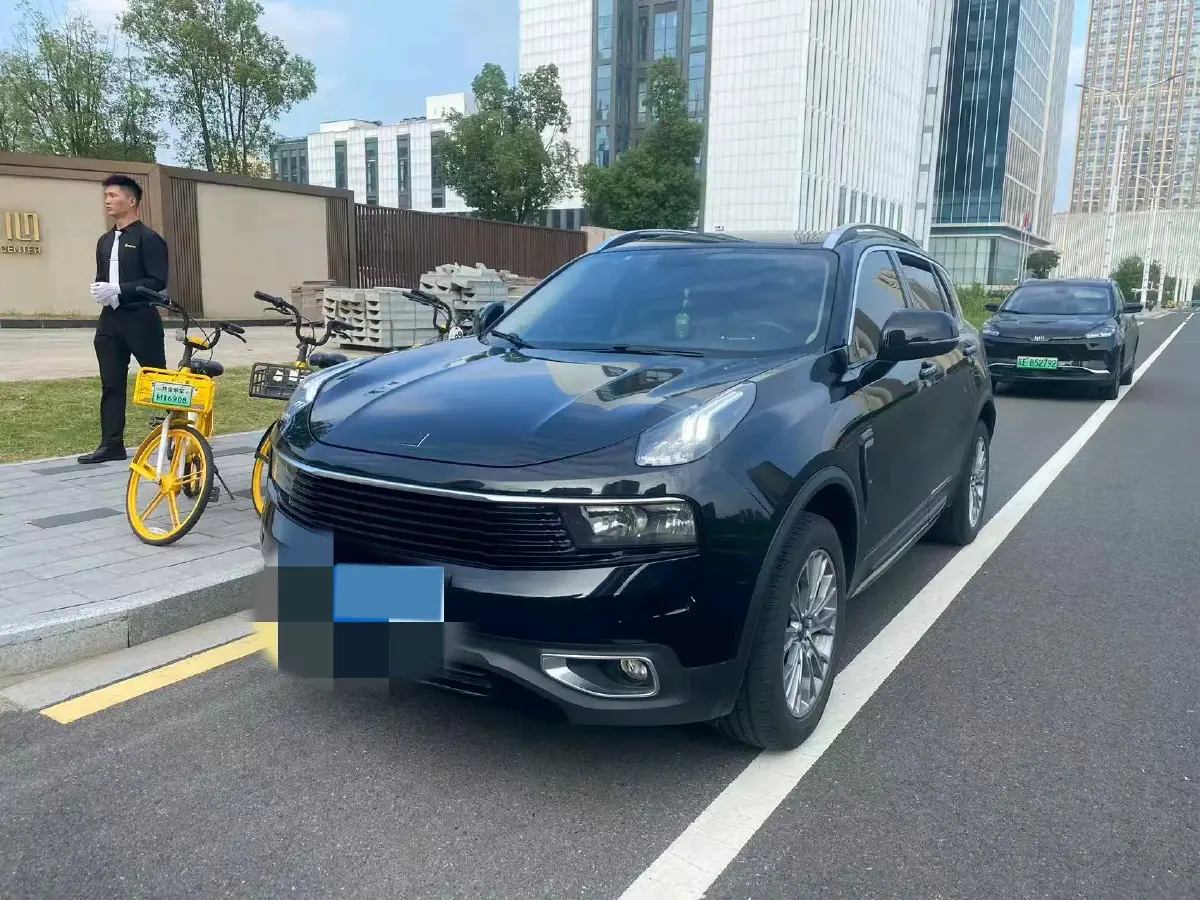 2018 LYNK&CO 01 2.0T 190HP L4 6AT