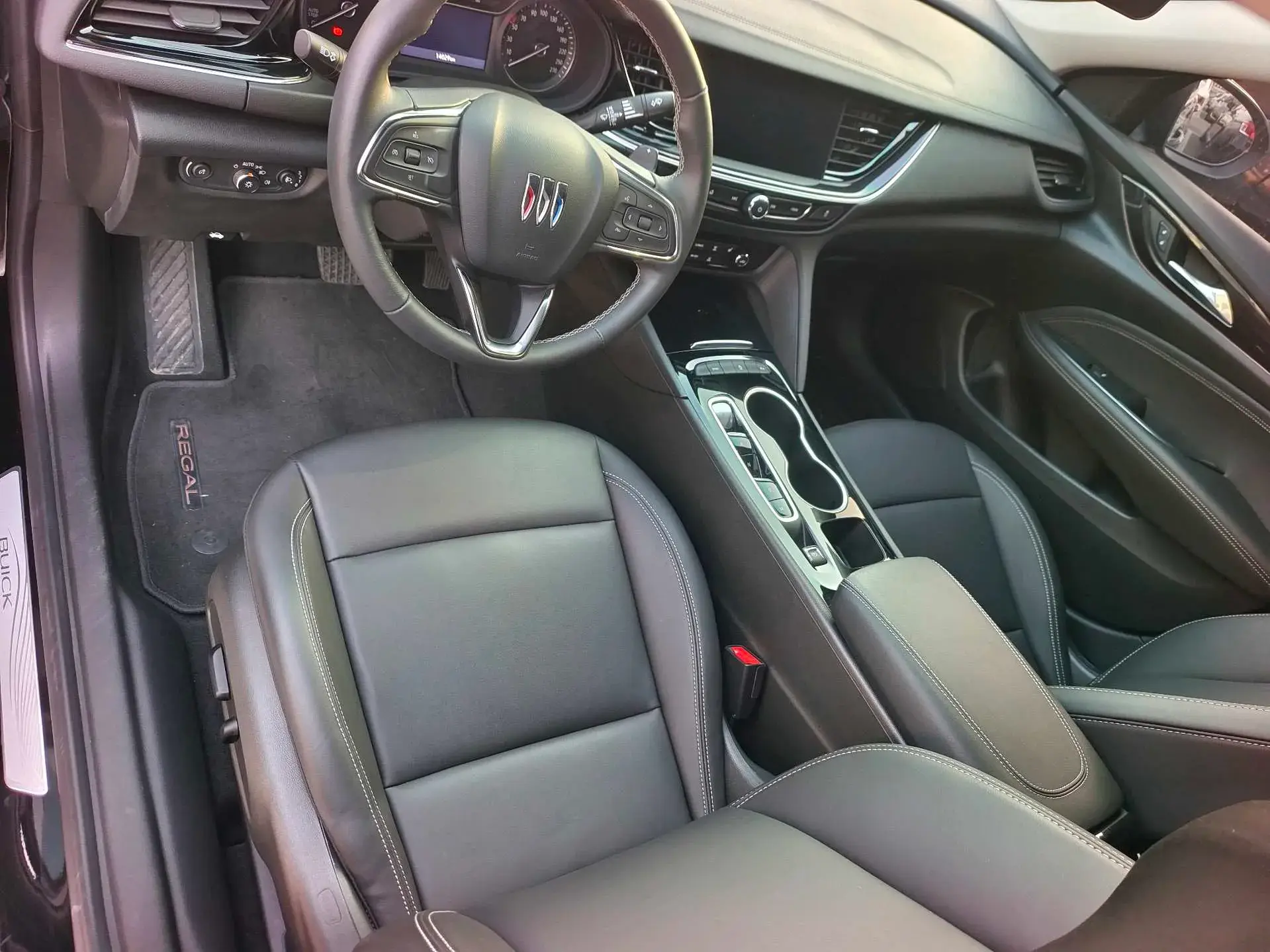 2024 BUICK REGAL thumbnail 4