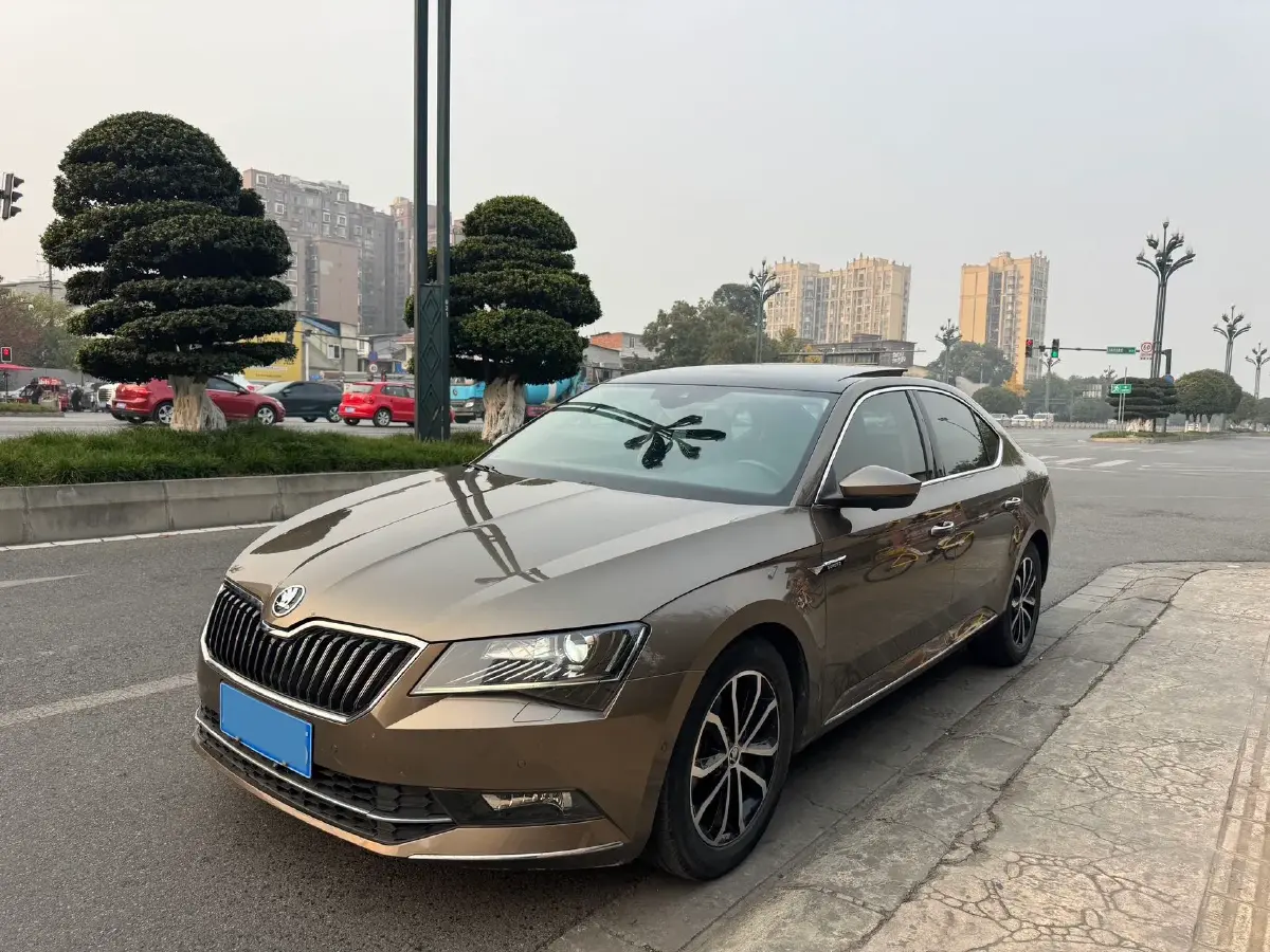 2018 Skoda Superb 1.8T 180HP L4 7DCT
