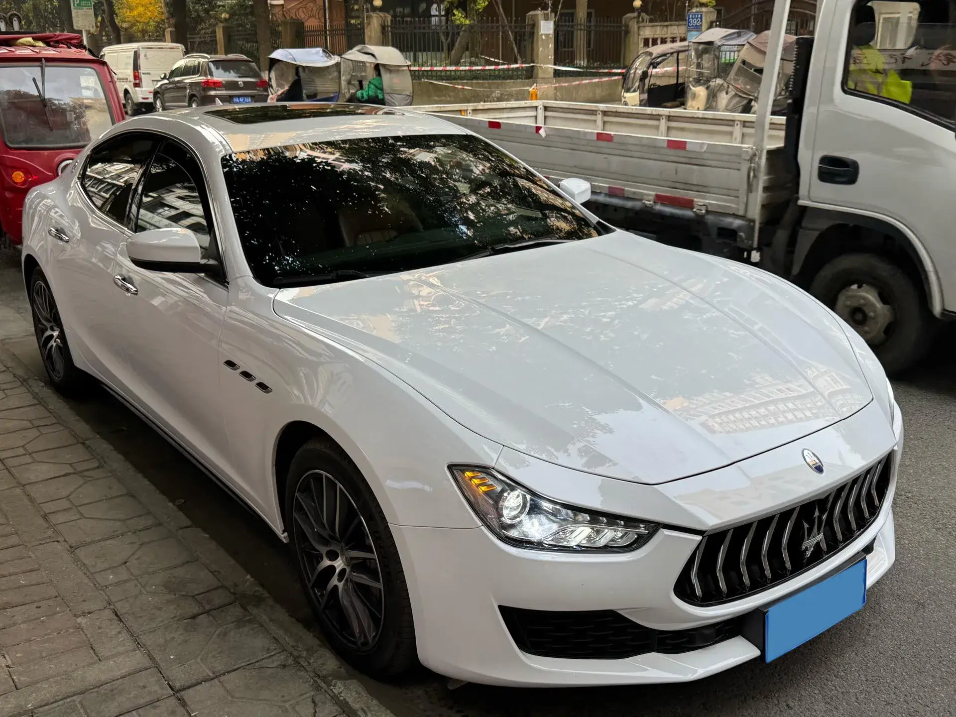 2019 MASERATI GHIBLI thumbnail 2