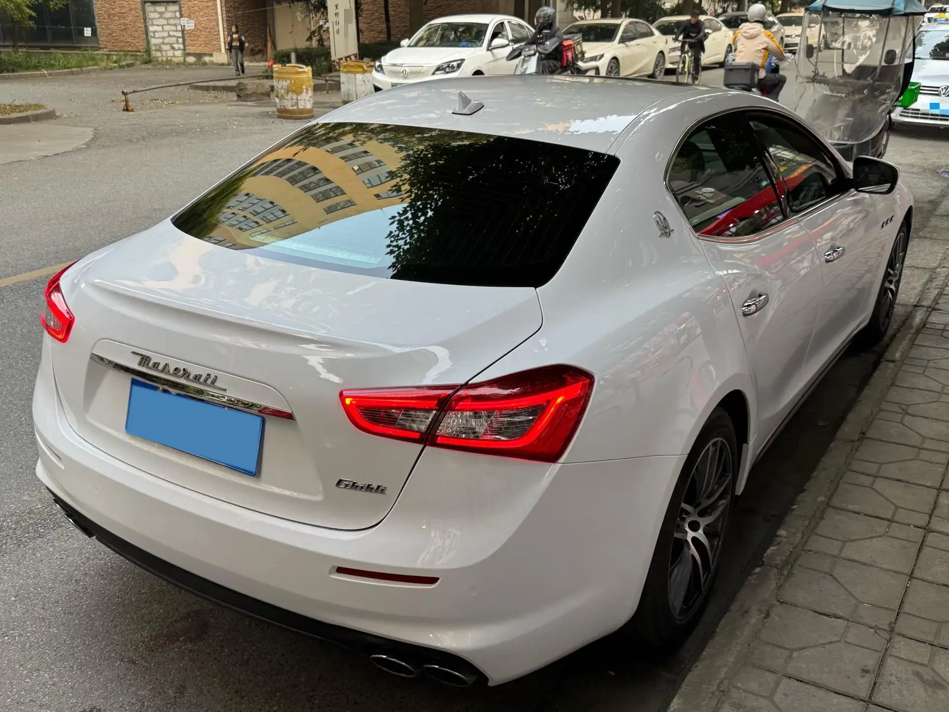 2019 MASERATI GHIBLI thumbnail 4