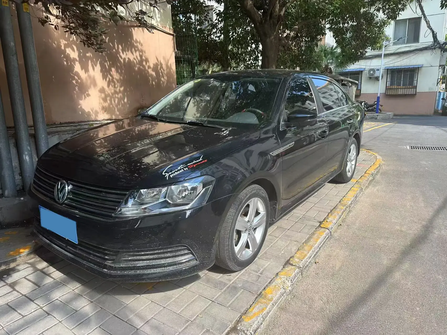 2017 VOLKSWAGEN LAVIDA view 1