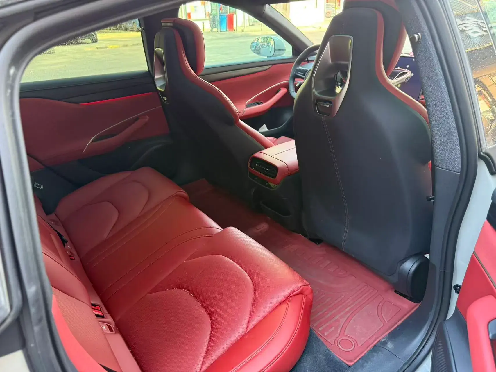 2024 MI SU7 thumbnail 4