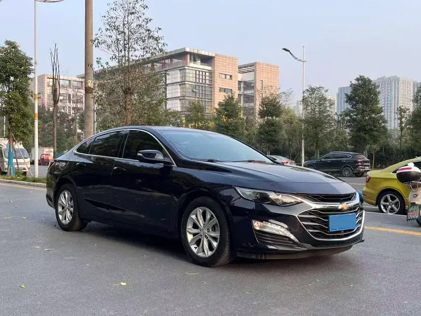 2021 CHEVROLET MALIBU thumbnail 3