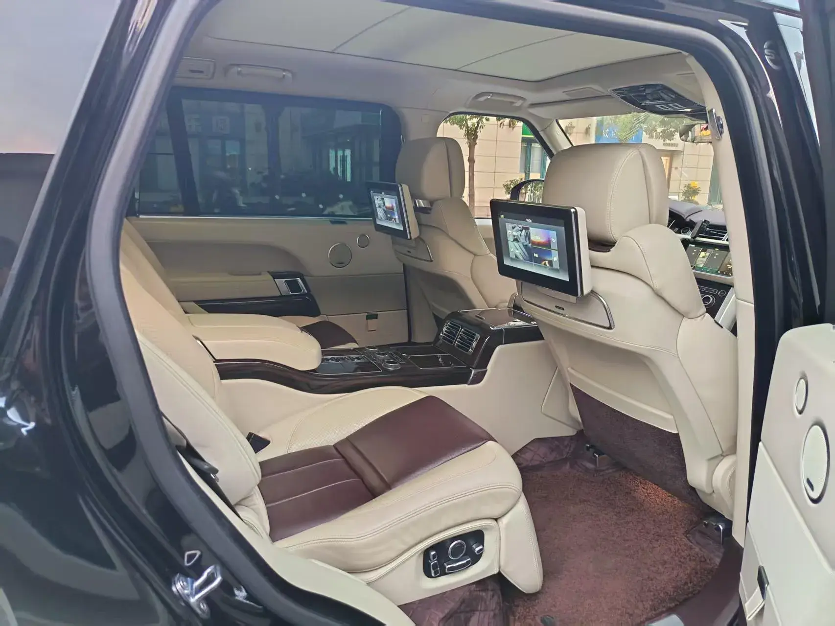 2016 LAND ROVER thumbnail 4