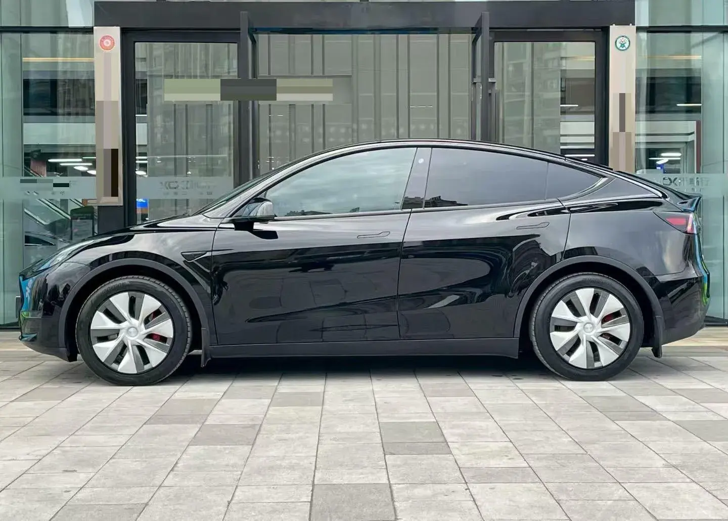 2021 TESLA MODEL thumbnail 2